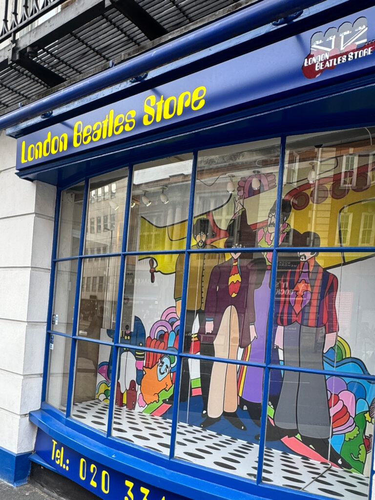 ロンドンのビートルズ・ストアの店舗外観