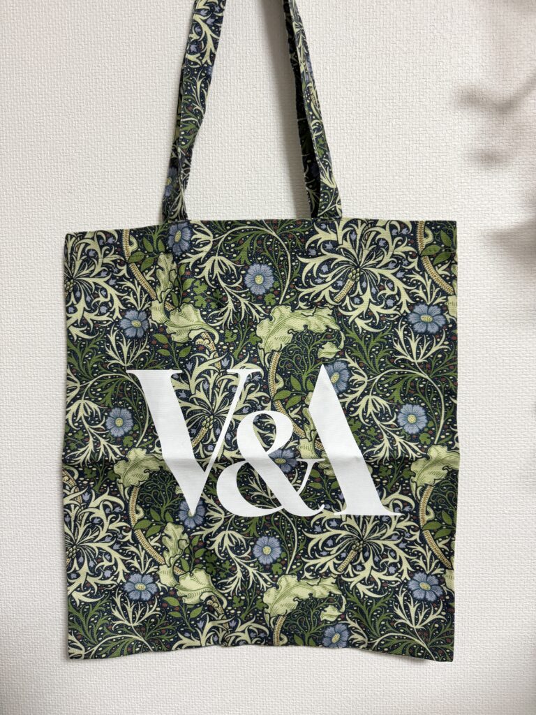 V&A限定モリス柄のトートバッグ