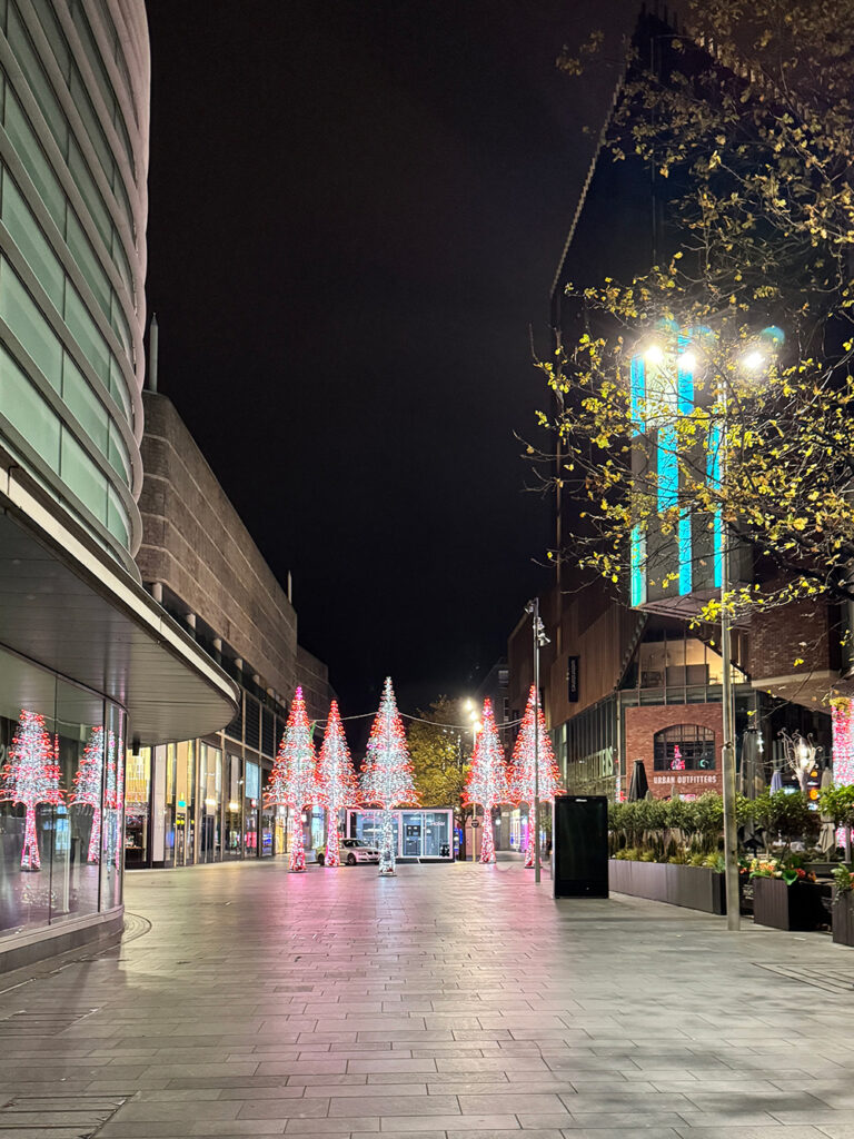 朝4時過ぎのリバプールの街並み